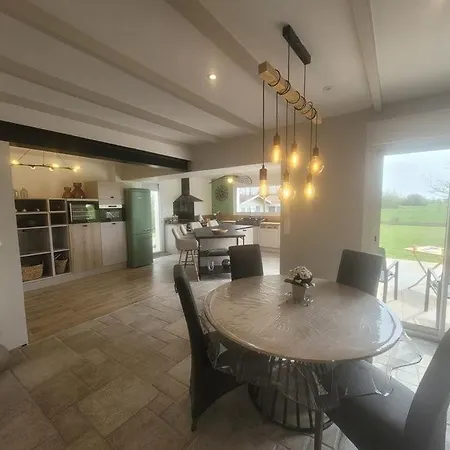 Jolie Maison Avec Piscine Chauffee En Campagne Holiday home