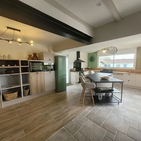 Дом отдыха Jolie Maison Avec Piscine Chauffee En Campagne *