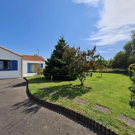 Jolie Maison Avec Piscine Chauffee En Campagne Holiday home *