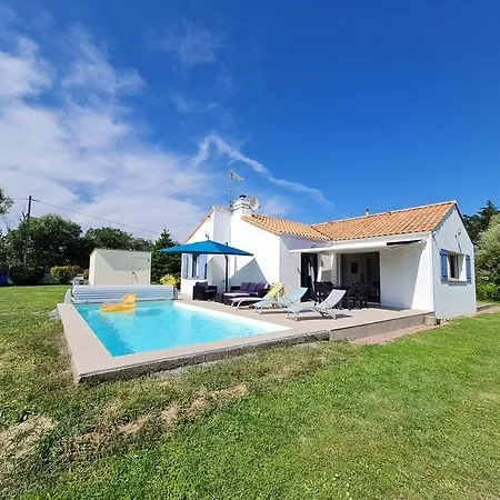 Jolie Maison Avec Piscine Chauffee En Campagne *