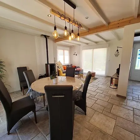 Jolie Maison Avec Piscine Chauffee En Campagne Holiday home *