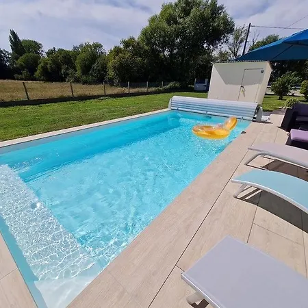 Jolie Maison Avec Piscine Chauffee En Campagne *